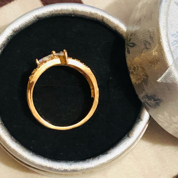 Ring - Picture 2 of 4